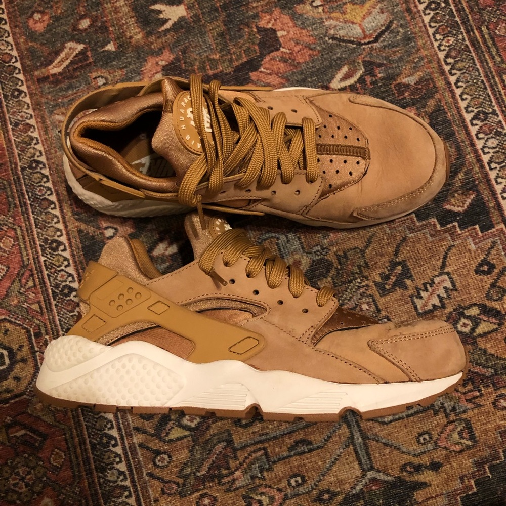 Nike huaraches💃🏻